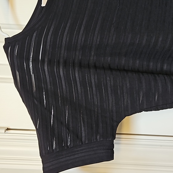 EUC Michael Michael Kors Mesh Striped Short Sleeve Cold Shoulder Tee on Black,SM - Picture 4 of 7